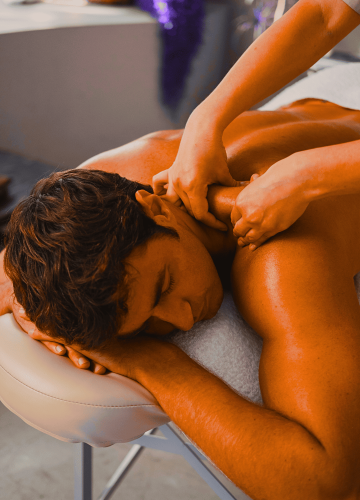 Img-Lib-Musc_Somat-01 Homem recebendo massagem